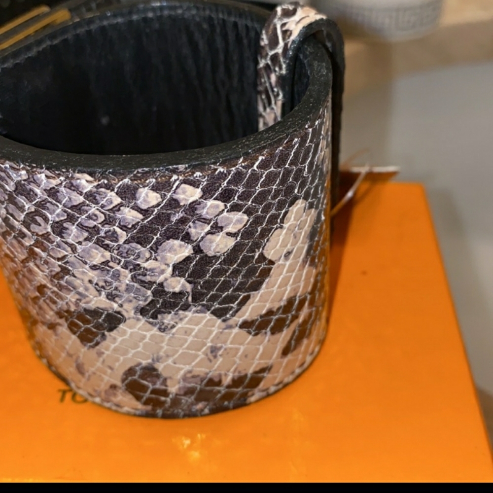Tory Burch Cuff Snakeskin and Gold Studd - Picture 11 of 12